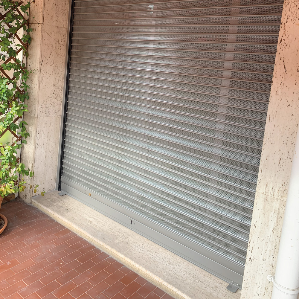 rideaux-métallique-lames-microperforées